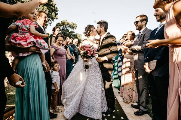 How to Look Your Best at a Wedding