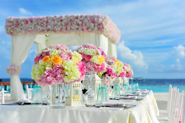 How to Look Your Best at a Wedding
